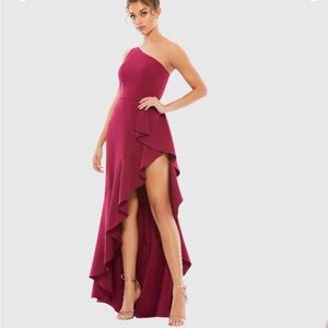 MAC DUGGAL SZ 8 BERRY ONE SHOULDER HIGH SLIT RUFFLE GOWN NWT